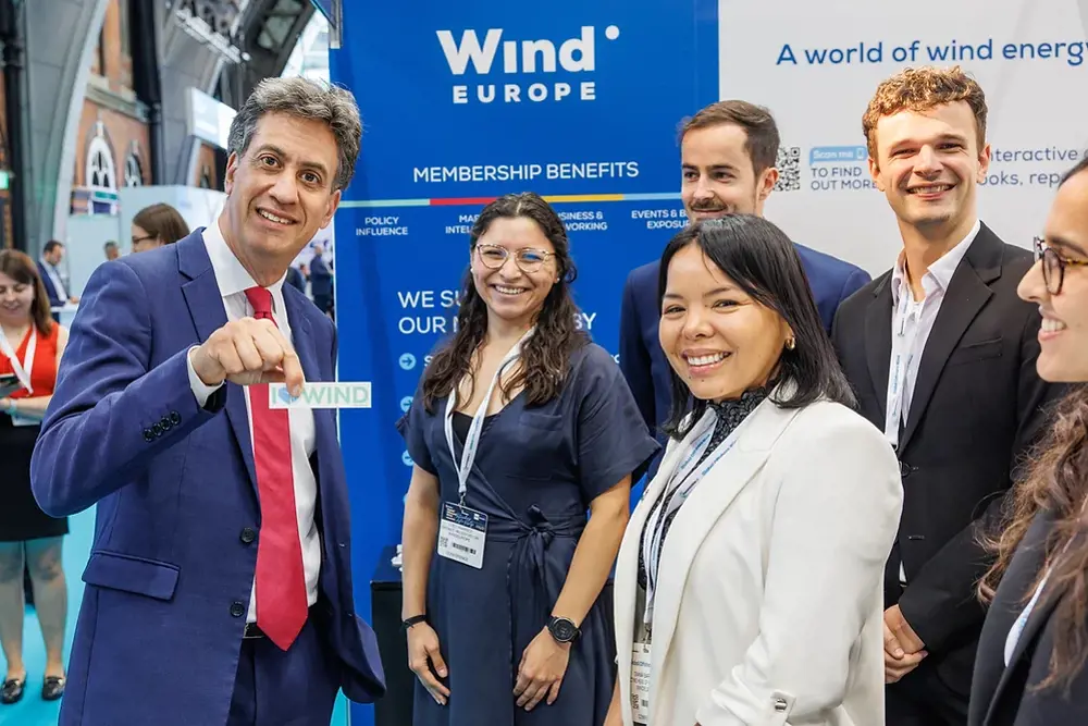 Shadow Energy Secretary Ed Miliband meets the WindEurope team at Global Offshore Wind 2024