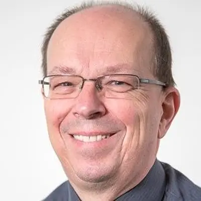 Graham Hull headshot